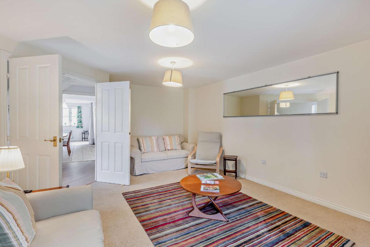 Tall Trees. Luxury North Cotswold Holiday home *
