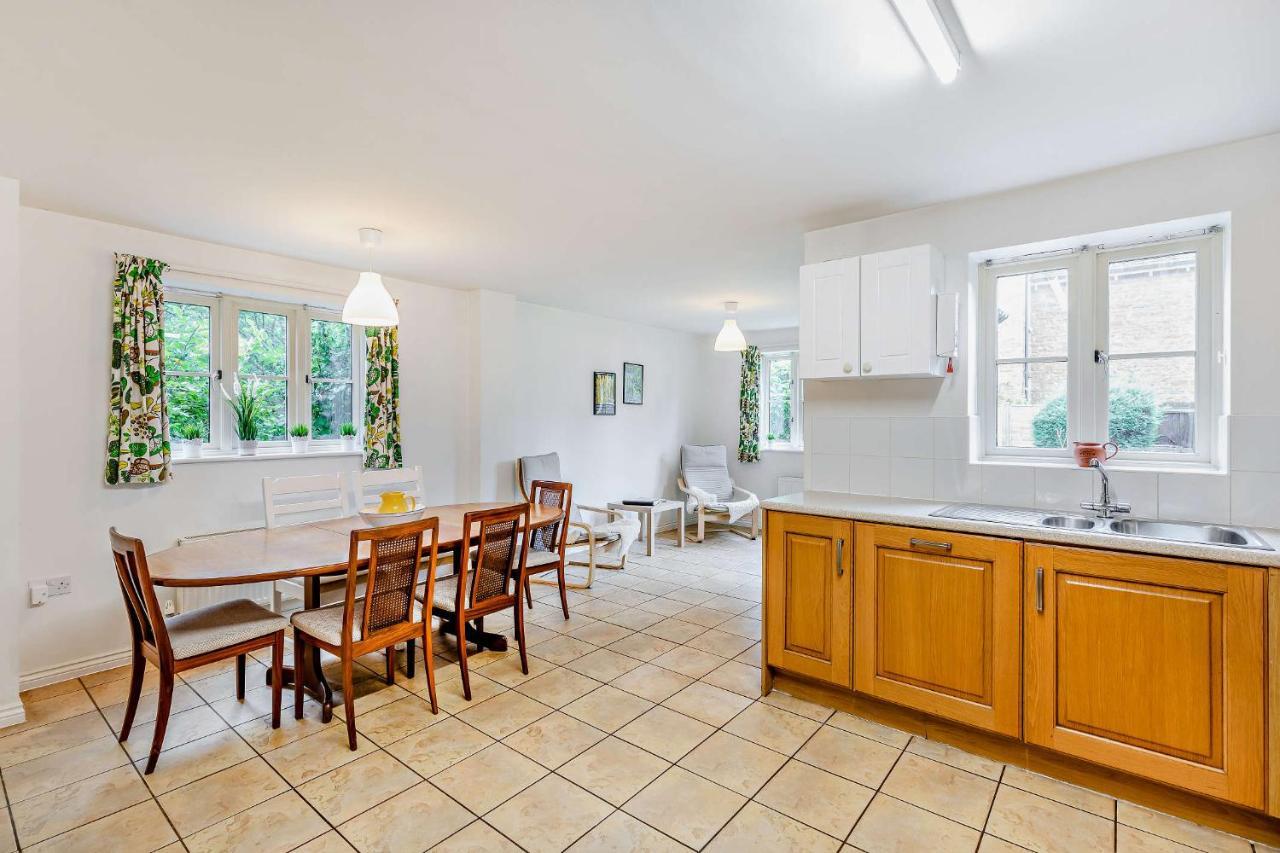 Holiday home Tall Trees. Luxury North Cotswold *