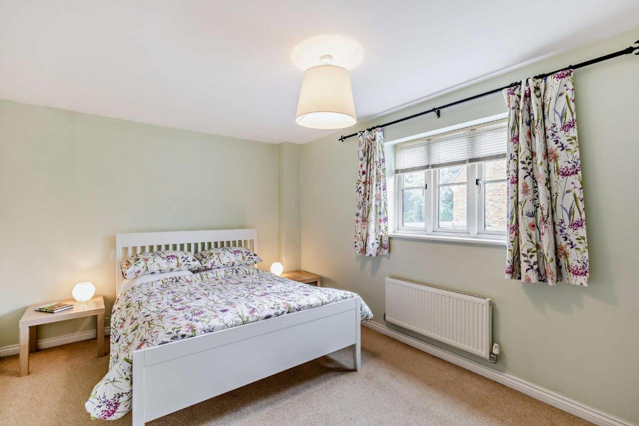Tall Trees. Luxury North Cotswold Holiday home *